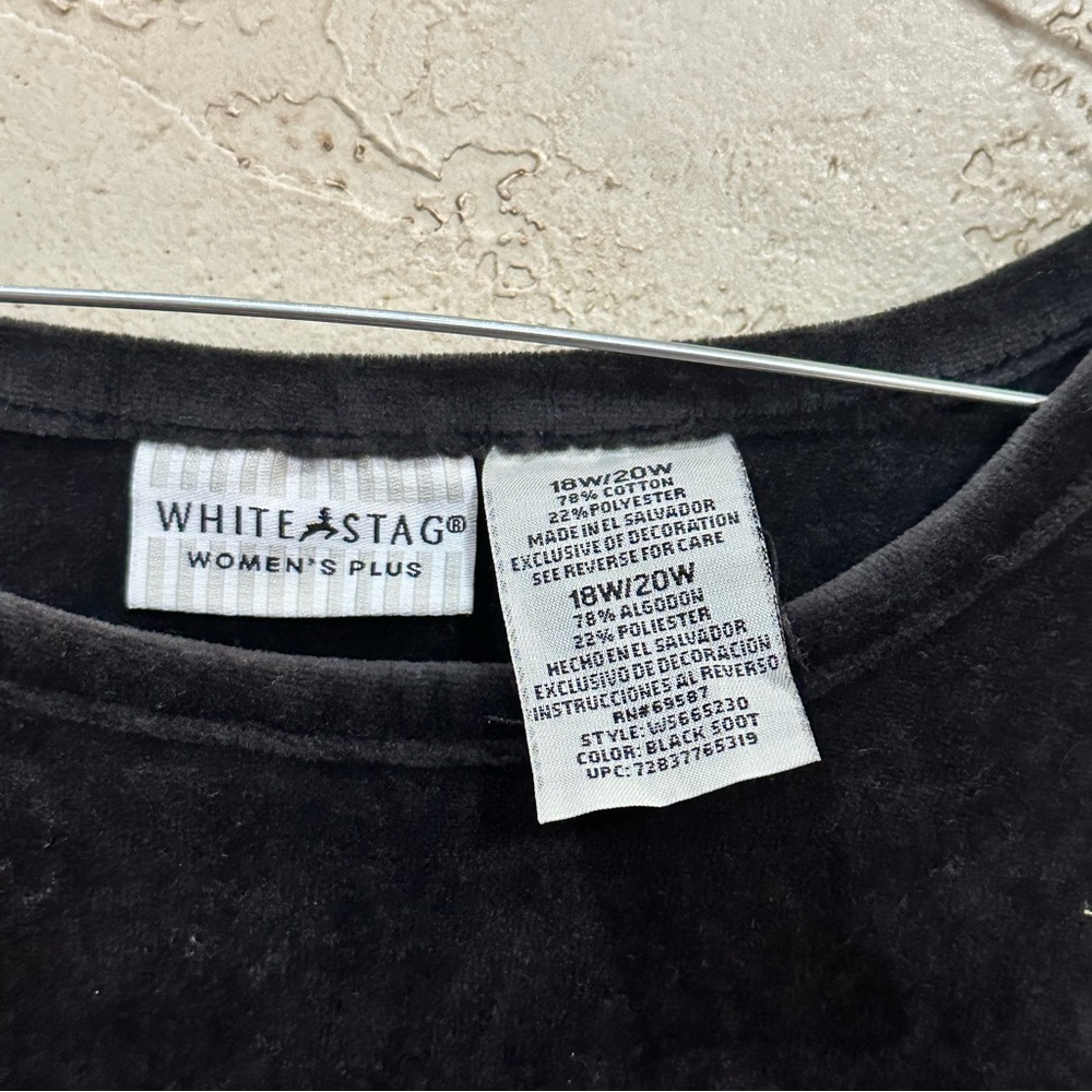 White Stag Plus Black Velour Christmas Shirt with Santa & Reindeer sz 18W/20W - Picture 4 of 7